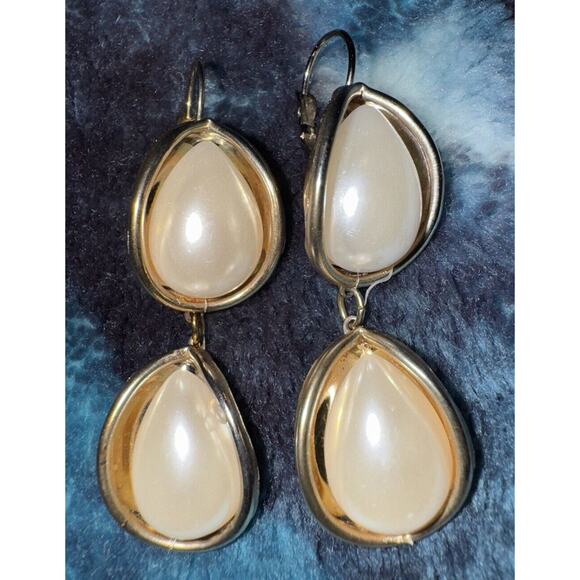 -EARRINGS VTG Wedding Drop Dbl Faux Pearl Craddled On Gold Tone - Picture 1 of 11
